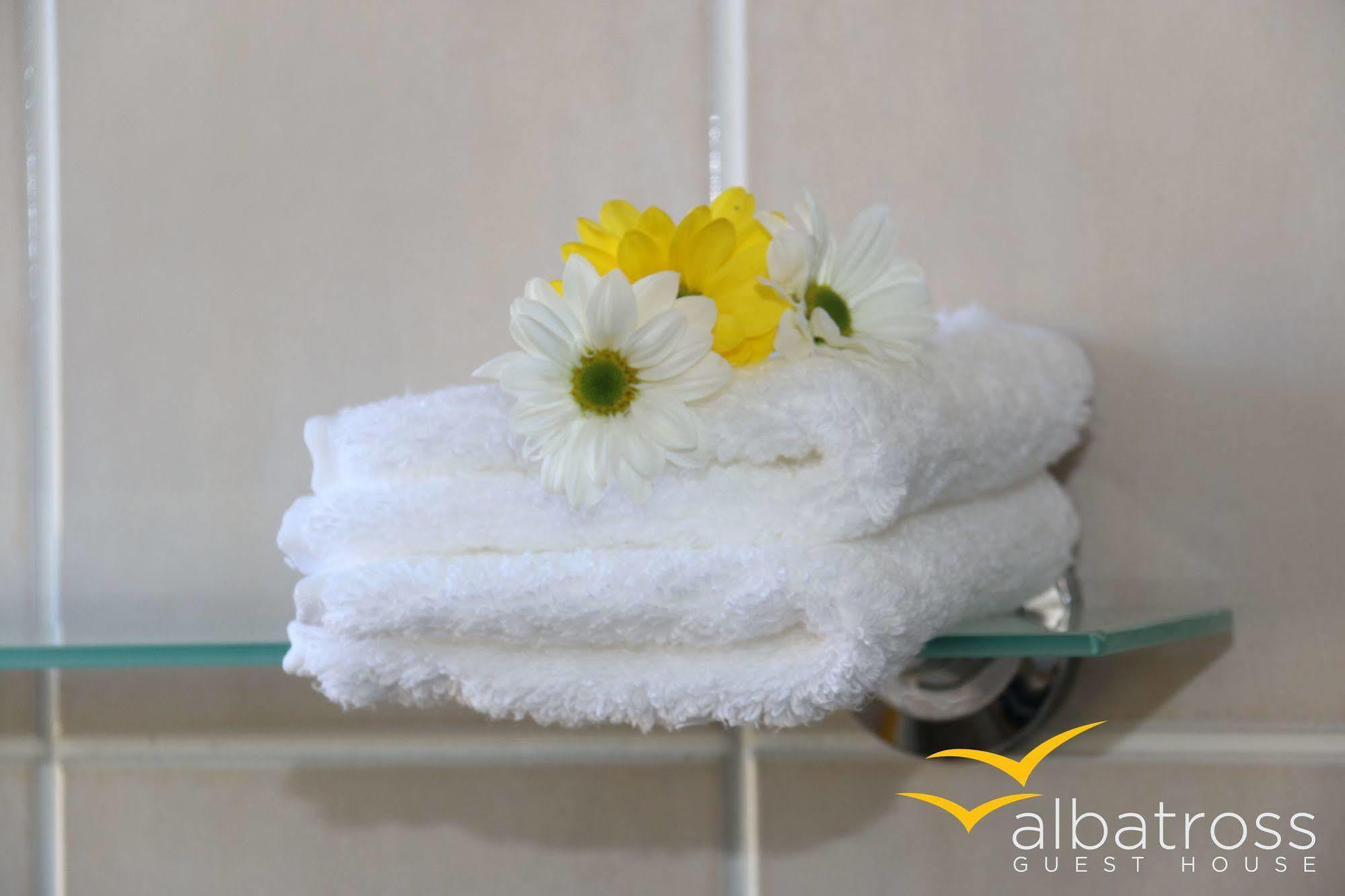Albatross Guesthouse Лангебан Экстерьер фото